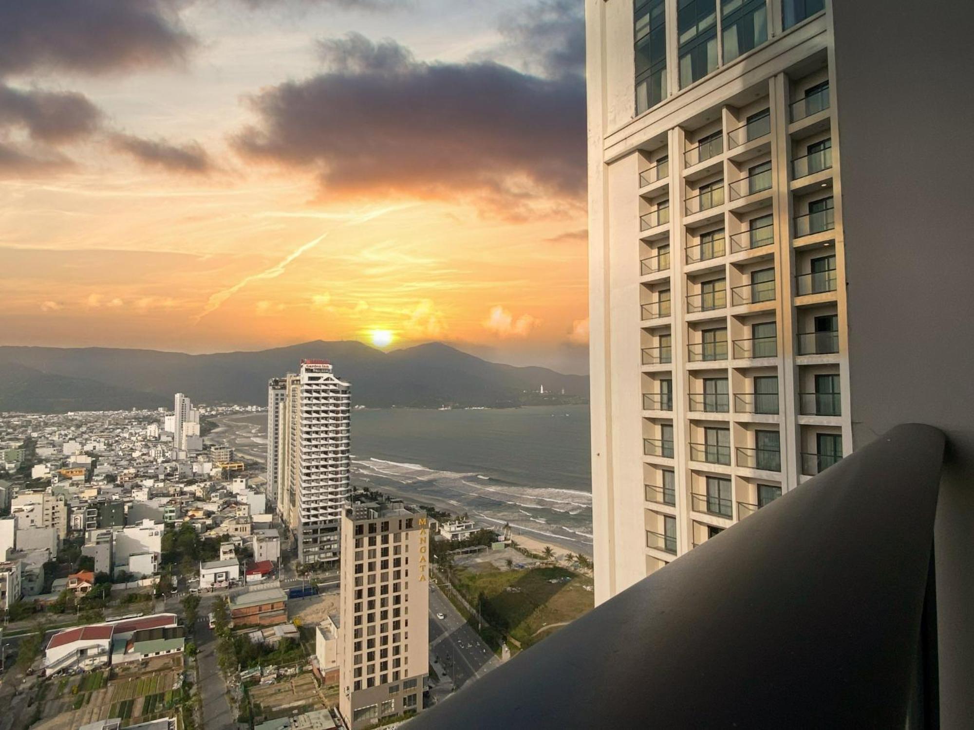 Luxury Apartment - Rooftop Swimming Pool - Beach Front - Hinata Apartment Da Nang Eksteriør bilde