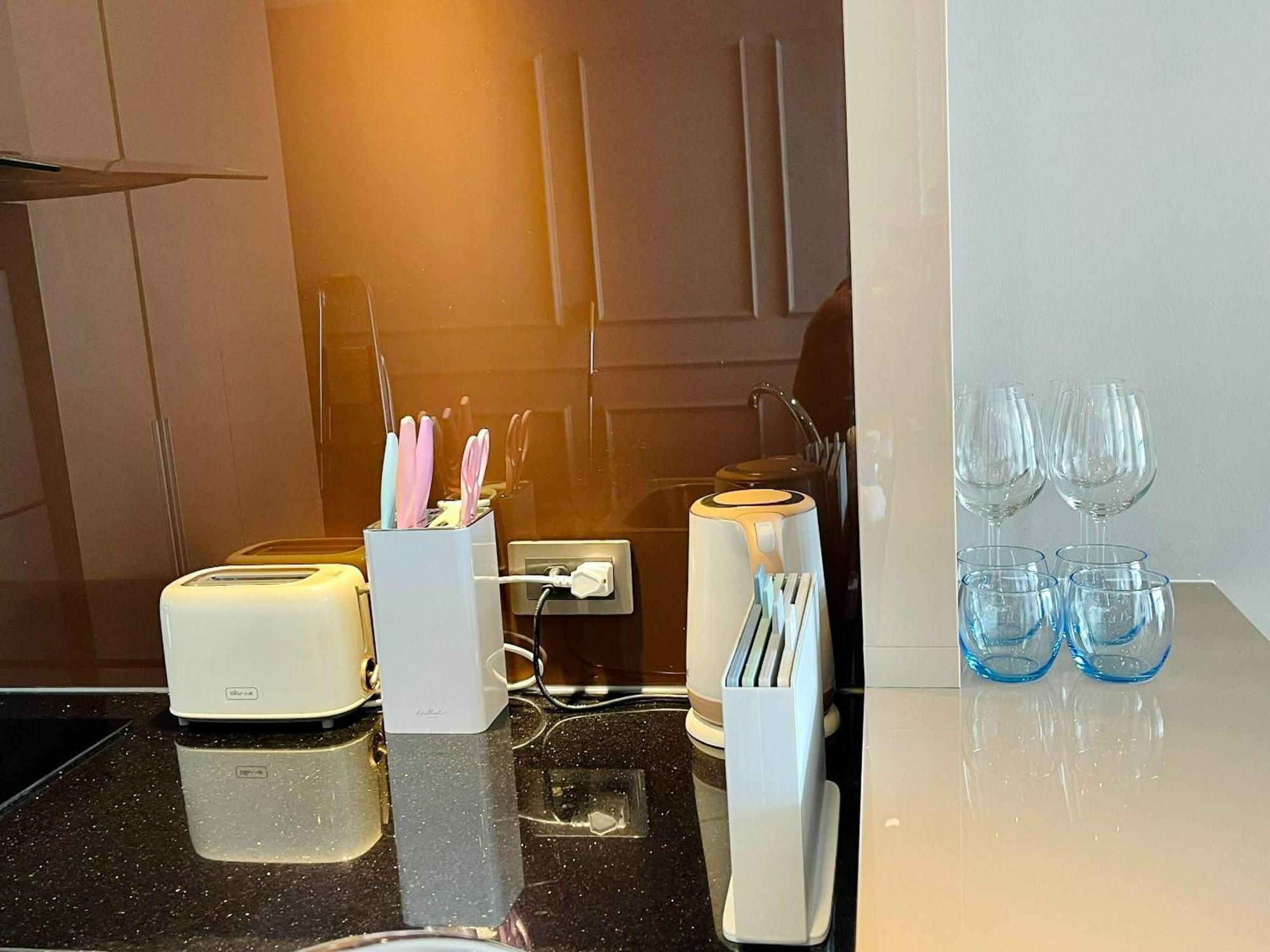 Luxury Apartment - Rooftop Swimming Pool - Beach Front - Hinata Apartment Da Nang Eksteriør bilde