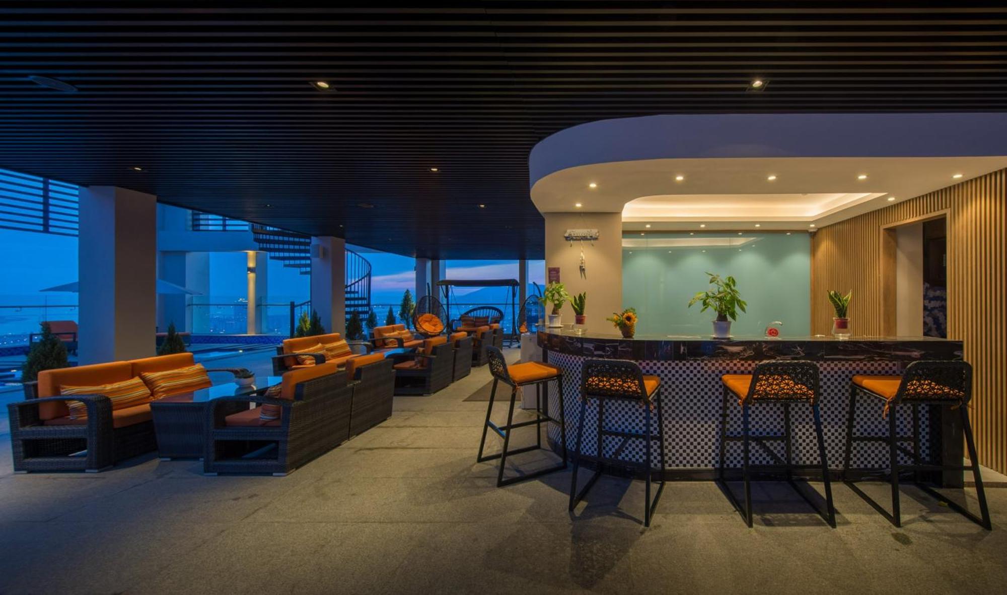 Luxury Apartment - Rooftop Swimming Pool - Beach Front - Hinata Apartment Da Nang Eksteriør bilde